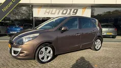 Bruin (metallic) Gebruikt 2009 Renault Scénic III Privilege MPV | € 2.919 (Eerlijke prijs)