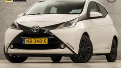 Wit Gebruikt 2016 Toyota Aygo X-play Hatchback | € 7.445 (Goede deal)