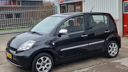 Zwart Gebruikt 2007 Daihatsu Sirion Hatchback | € 1.950 (Eerlijke prijs)