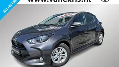 Gebruikt 2025 Toyota Yaris Hybrid Active Hatchback | € 26.749 (Eerlijke prijs)