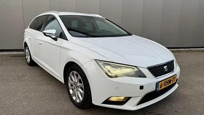 Wit Gebruikt 2014 Seat Leon ST Business Stationwagen | € 5.150 (Super prijs)