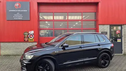 Zwart Gebruikt 2019 VW Tiguan Highline SUV | € 30.750 (Goede deal)