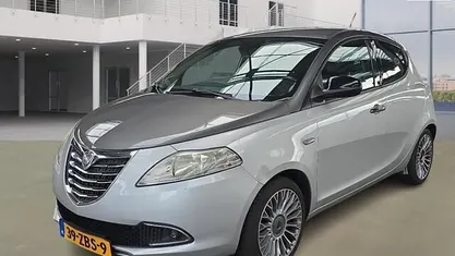 Occasion Lancia Ypsilon Platinum 86 PK (63 kW) 2012 Grijs Hatchback