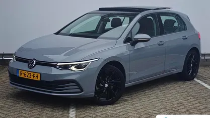 Grijs Gebruikt 2021 VW Golf VIII Style Hatchback | € 25.395 (Eerlijke prijs)