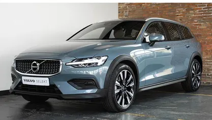 Grijs Gebruikt 2022 Volvo V60 CC Business Edition Stationwagen | € 41.950 (Eerlijke prijs)