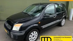 Hatchback Gebruikt 2007 Ford Fusion Hatchback | € 1.995 (Eerlijke prijs)