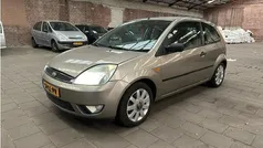 Gebruikt 2003 Ford Fiesta Ghia Hatchback | € 1.399 (Eerlijke prijs)
