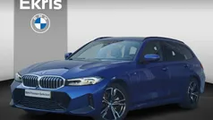 Blauw Gebruikt 2024 BMW 320e M Sport Stationwagen | € 42.950 (Goede deal)