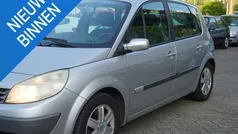 Grijs Gebruikt 2006 Renault Scénic II MPV | € 1.599 (Goede deal)