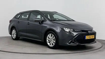 Grijs Gebruikt 2024 Toyota Corolla Active Stationwagen | € 27.999 (Eerlijke prijs)