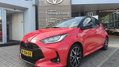 Rood Gebruikt 2021 Toyota Yaris Hybrid Edition Hatchback | € 22.400 (Eerlijke prijs)