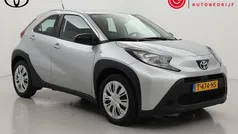 Grijs Gebruikt 2023 Toyota Aygo Play Hatchback | € 15.999 (Eerlijke prijs)