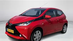 Rood Gebruikt 2015 Toyota Aygo X-play Hatchback | € 11.950 (Eerlijke prijs)