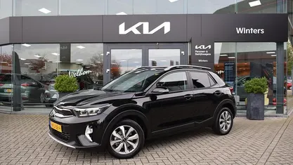 Zwart Occasion 2025 Kia Stonic SUV | € 25.385 (Eerlijke prijs)
