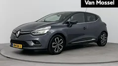 Grijs Gebruikt 2017 Renault Clio IV Intens Hatchback | € 12.235 (Eerlijke prijs)