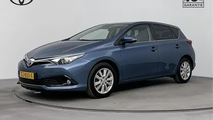 Blauw Occasion 2017 Toyota Auris Hatchback | € 13.950 (Eerlijke prijs)