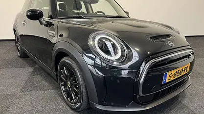 Zwart Occasion 2023 Mini Cooper S Hatchback | € 19.999 (Super prijs)