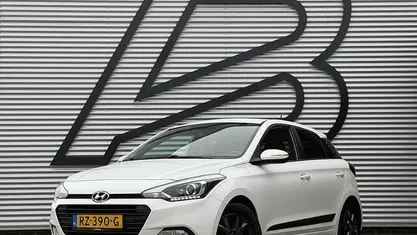 Wit Occasion 2018 Hyundai i20 Edition Hatchback | € 8.949 (Eerlijke prijs)