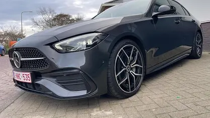 Zwart (metallic) Gebruikt 2022 Mercedes C200 AMG line Sedan | € 39.500 (Goede deal)