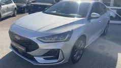 Grijs, metallic lak Gebruikt 2022 Ford Focus ST-Line X Hatchback | € 23.945 (Eerlijke prijs)