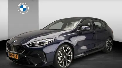Blauw Occasion 2025 BMW 120 M Sport Hatchback | € 36.900 (Eerlijke prijs)