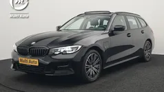 Zwart Gebruikt 2022 BMW 330e Sport Line Stationwagen | € 29.890 (Goede deal)