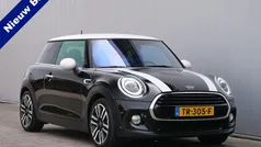Zwart Gebruikt 2018 Mini Cooper Chili Hatchback | € 15.795 (Eerlijke prijs)