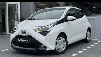 Wit Gebruikt 2021 Toyota Aygo X-play Hatchback | € 13.950 (Eerlijke prijs)