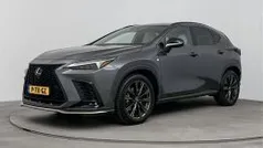 Grijs Gebruikt 2022 Lexus NX450h+ Sport Line SUV | € 54.745 (Eerlijke prijs)