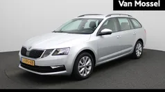 Grijs Gebruikt 2020 Skoda Octavia Business Line Stationwagen | € 18.945 (Goede deal)