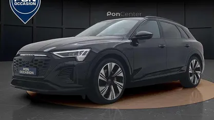 Zwart Occasion 2023 Audi Q8 e-tron SUV | € 52.950 (Super prijs)