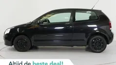 Zwart, metallic lak Gebruikt 2006 VW Polo Hatchback | € 1.450 (Goede deal)