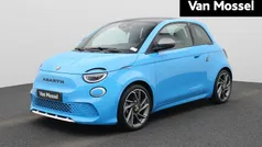 Blauw Gebruikt 2023 Abarth 500e Scorpionissima Hatchback | € 26.900 (Eerlijke prijs)