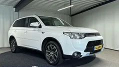 Wit Gebruikt 2015 Mitsubishi Outlander P-HEV Edition SUV | € 15.695 (Eerlijke prijs)