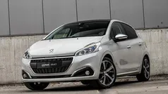 Wit Gebruikt 2017 Peugeot 208 Hatchback | € 8.950 (Eerlijke prijs)