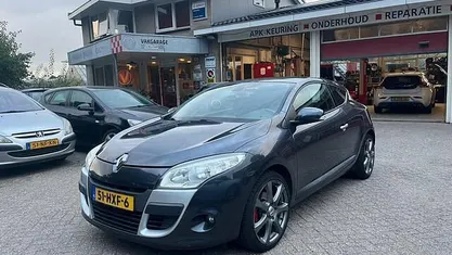 Grijs Occasion 2009 Renault Mégane Coupé Dynamique Coupé | € 2.250 (Eerlijke prijs)