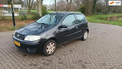 Gebruikt 2003 Fiat Punto Dynamic Hatchback | € 649 (Eerlijke prijs)