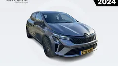 Grijs Gebruikt 2024 Renault Clio V Esprit Alpine Hatchback | € 23.750 (Eerlijke prijs)