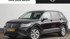 Zwart, metallic lak Gebruikt 2023 VW Tiguan Allspace Life SUV | € 38.400 (Super prijs)