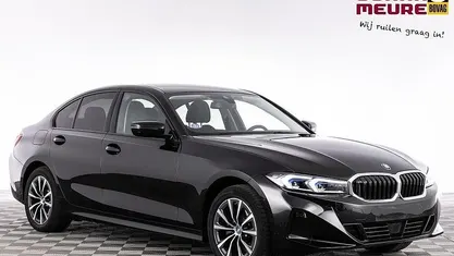 Zwart Occasion 2024 BMW 320 Basis Sedan | € 34.900 (Super prijs)