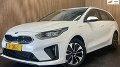 Wit, metallic lak Gebruikt 2021 Kia Ceed Sportswagon Stationwagen | € 15.950 (Eerlijke prijs)