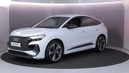 Wit Occasion 2023 Audi Q4 Sportback e-tron S-Line SUV | € 36.749 (Goede deal)