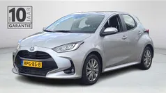 Zilver Gebruikt 2024 Toyota Yaris Hybrid Edition Hatchback | € 24.950 (Eerlijke prijs)