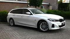 Wit Gebruikt 2022 BMW 320 Stationwagen | € 28.900 (Goede deal)