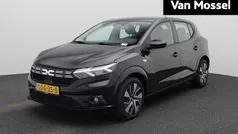 Zwart Gebruikt 2024 Dacia Sandero Expression Hatchback | € 18.440 (Eerlijke prijs)