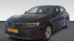 Zwart Gebruikt 2022 Opel Astra Edition Hatchback | € 18.890 (Eerlijke prijs)