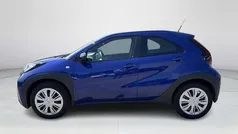 Blauw Gebruikt 2024 Toyota Aygo Play Hatchback | € 17.950 (Eerlijke prijs)