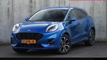 Blauw, metallic lak Gebruikt 2023 Ford Puma ST-Line Coupé | € 25.995 (Eerlijke prijs)