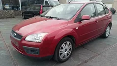 Rood Gebruikt 2007 Ford Focus Hatchback | € 2.250 (Eerlijke prijs)