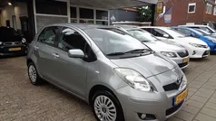 Grijs Gebruikt 2011 Toyota Yaris Hatchback | € 6.750 (Eerlijke prijs)